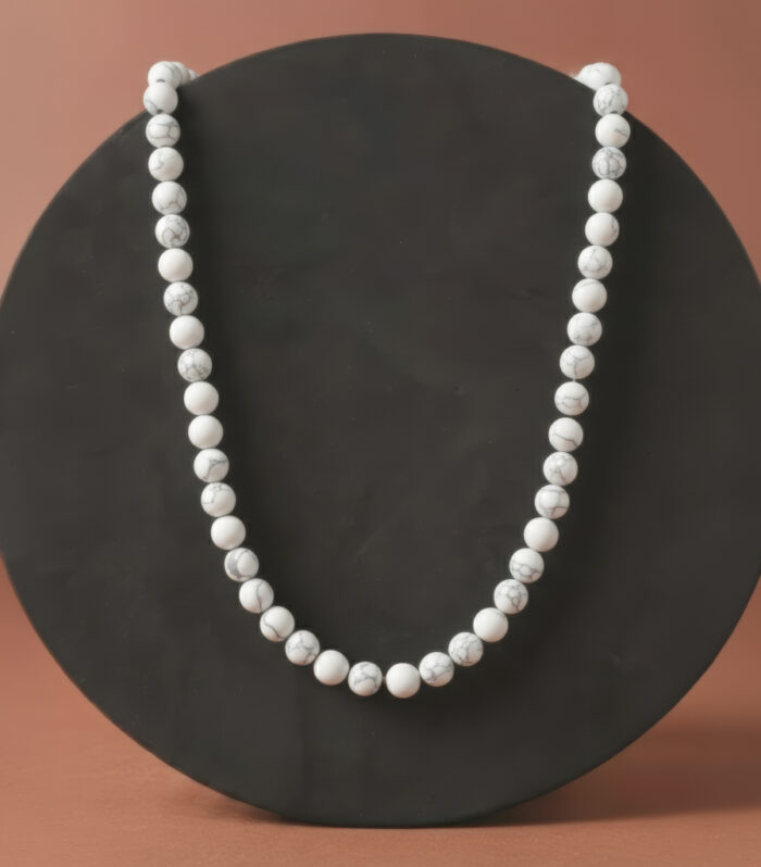Collier Howlite